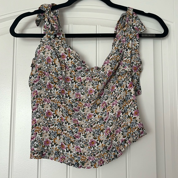 ASTR floral tank with ties on shoulder - Picture 1 of 3